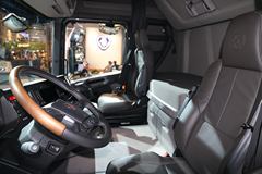 斯堪尼亚 新R系列重卡 500马力 4X2牵引车(型号R500)