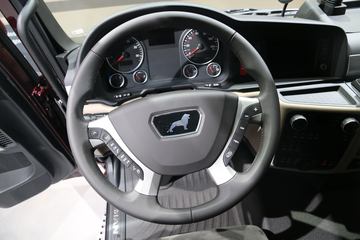 �� TGS 400���� 4X2 ǣ����ͼƬ