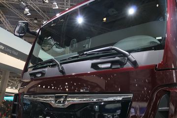 �� TGS 400���� 4X2 ǣ����ͼƬ