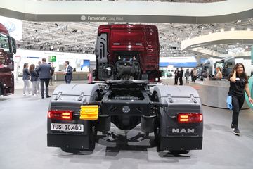 �� TGS 400���� 4X2 ǣ����ͼƬ