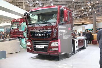 曼 TGS 400马力 4X2 牵引车