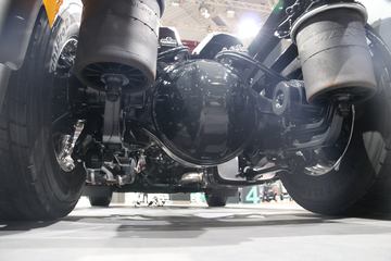 �� TGS 400���� 4X2 ǣ����ͼƬ