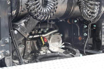 �� TGS 400���� 4X2 ǣ����ͼƬ