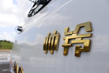 ���� ˧��H 130���� 4X2 4.08�׵�����ƿ���䳵(HFC5043TQPXVZ)ͼƬ