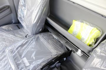 ���� ˧��H 130���� 4X2 4.08�׵�����ƿ���䳵(HFC5043TQPXVZ)ͼƬ