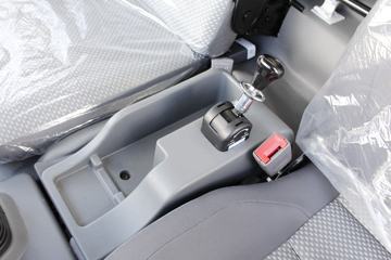 ���� ˧��H 130���� 4X2 4.08�׵�����ƿ���䳵(HFC5043TQPXVZ)ͼƬ