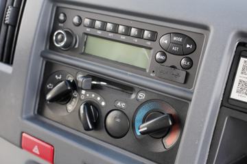 ���� ˧��H 130���� 4X2 4.08�׵�����ƿ���䳵(HFC5043TQPXVZ)ͼƬ