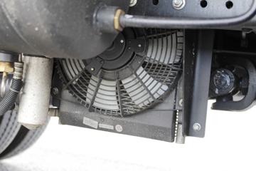 ���� ˧��H 130���� 4X2 4.08�׵�����ƿ���䳵(HFC5043TQPXVZ)ͼƬ