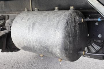 ���� ˧��H 130���� 4X2 4.08�׵�����ƿ���䳵(HFC5043TQPXVZ)ͼƬ