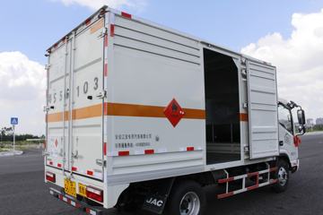 ���� ˧��H 130���� 4X2 4.08�׵�����ƿ���䳵(HFC5043TQPXVZ)ͼƬ