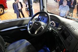 达夫CF&nbsp;电动牵引车驾驶室图片