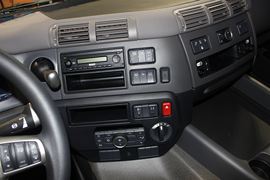 达夫CF&nbsp;电动牵引车驾驶室图片