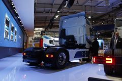 达夫 CF重卡 4X2 混合动力牵引车