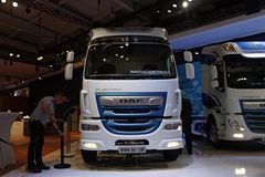达夫 LF系列重卡  4X2载货车底盘