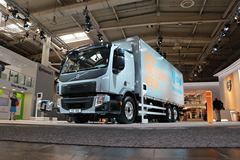 沃尔沃 FE 350马力 6X2R载货车