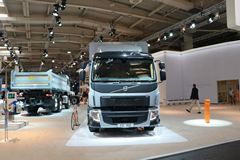 沃尔沃 FE 350马力 6X2R载货车