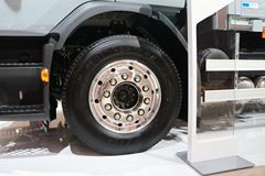 沃尔沃 FE 350马力 6X2R载货车