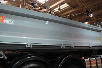 �ֶ���FMX 500���� 6X2R��ж��ͼƬ