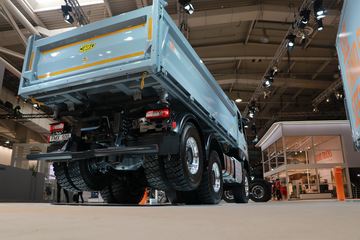 �ֶ���FMX 500���� 6X2R��ж��ͼƬ