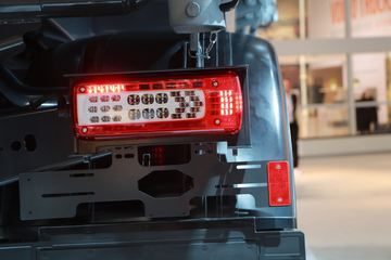 �ֶ���FMX 500���� 6X2R��ж��ͼƬ