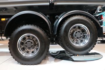 �ֶ���FMX 500���� 6X2R��ж��ͼƬ