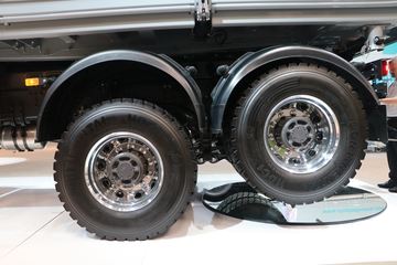 �ֶ���FMX 500���� 6X2R��ж��ͼƬ