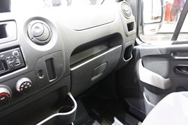 Master&nbsp;载货车驾驶室                                               图片