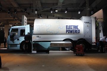 沃尔沃FE&nbsp;垃圾运输车外观图片