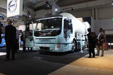 沃尔沃 FE 6X2 垃圾运输车