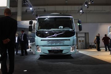 沃尔沃FE&nbsp;垃圾运输车外观图片