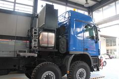 奔驰 Actros重卡 610马力 8X8 牵引车(型号4160)