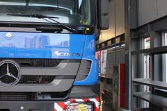 奔驰 Actros重卡 610马力 8X8 牵引车(型号4160)
