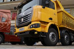 联合卡车U420 420马力 8X4 8米自卸车(SQR3310D6T6)