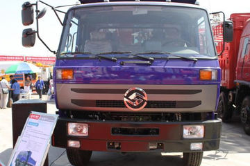 江铃重汽 远威重卡 260马力 8X4 9.6米栏板载货车(SXQ1310G)