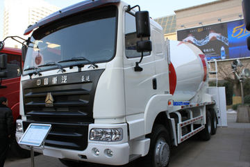 中国重汽 豪运 336马力 6X4 混凝土搅拌车(ZZ5255GJBN3845C)