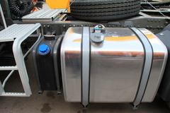 中国重汽 HOKA重卡 420马力 6X4牵引车(ZZ4253V3241D1)