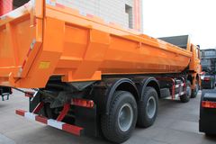 中国重汽 HOKA H7系重卡 340马力 8X4 8.4米自卸车
