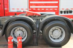 中国重汽 豪运重卡 375马力 6X4 牵引车(ZZ4255N3245C)