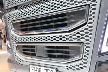 �ֶ��� FH16�ؿ� 750���� 8X4�Զ���ǣ����ͼƬ