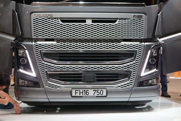 �ֶ��� FH16�ؿ� 750���� 8X4�Զ���ǣ����ͼƬ