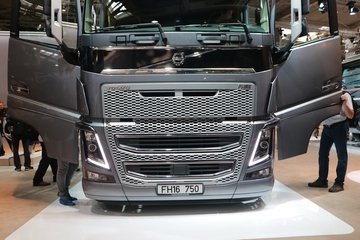 �ֶ��� FH16�ؿ� 750���� 8X4�Զ���ǣ����ͼƬ