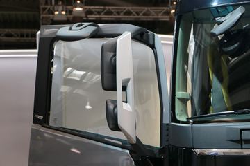 �ֶ��� FH16�ؿ� 750���� 8X4�Զ���ǣ����ͼƬ