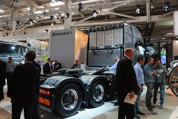 �ֶ��� FH16�ؿ� 750���� 8X4�Զ���ǣ����ͼƬ