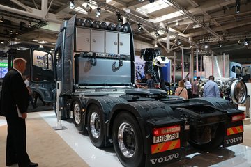 �ֶ��� FH16�ؿ� 750���� 8X4�Զ���ǣ����ͼƬ