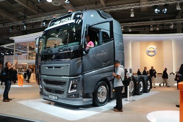 �ֶ��� FH16�ؿ� 750���� 8X4�Զ���ǣ����ͼƬ