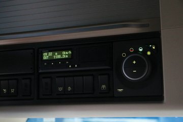 �ֶ��� FH16�ؿ� 750���� 8X4�Զ���ǣ����ͼƬ