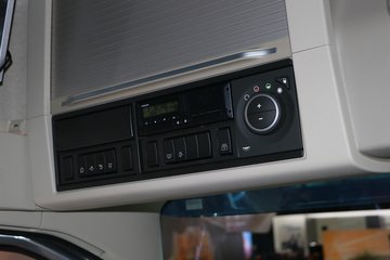 �ֶ��� FH16�ؿ� 750���� 8X4�Զ���ǣ����ͼƬ