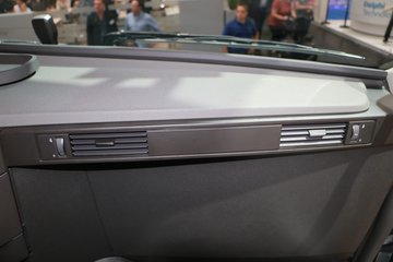 �ֶ��� FH16�ؿ� 750���� 8X4�Զ���ǣ����ͼƬ