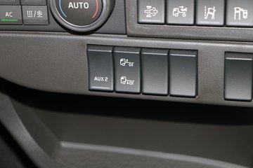 �ֶ��� FH16�ؿ� 750���� 8X4�Զ���ǣ����ͼƬ