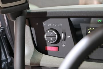 �ֶ��� FH16�ؿ� 750���� 8X4�Զ���ǣ����ͼƬ